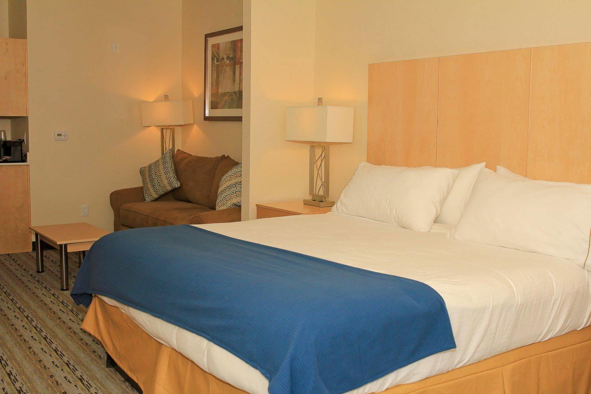 Holiday Inn Express & Suites San Antonio Brooks City Base, An Ihg Hotel Dış mekan fotoğraf